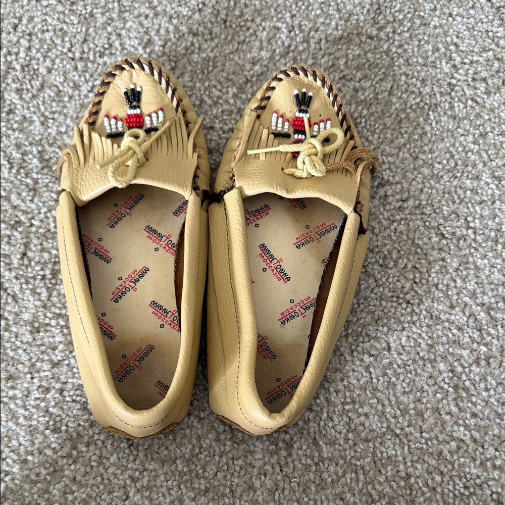Minnetonka Tan Moccasins with Beaded Accents Size 7